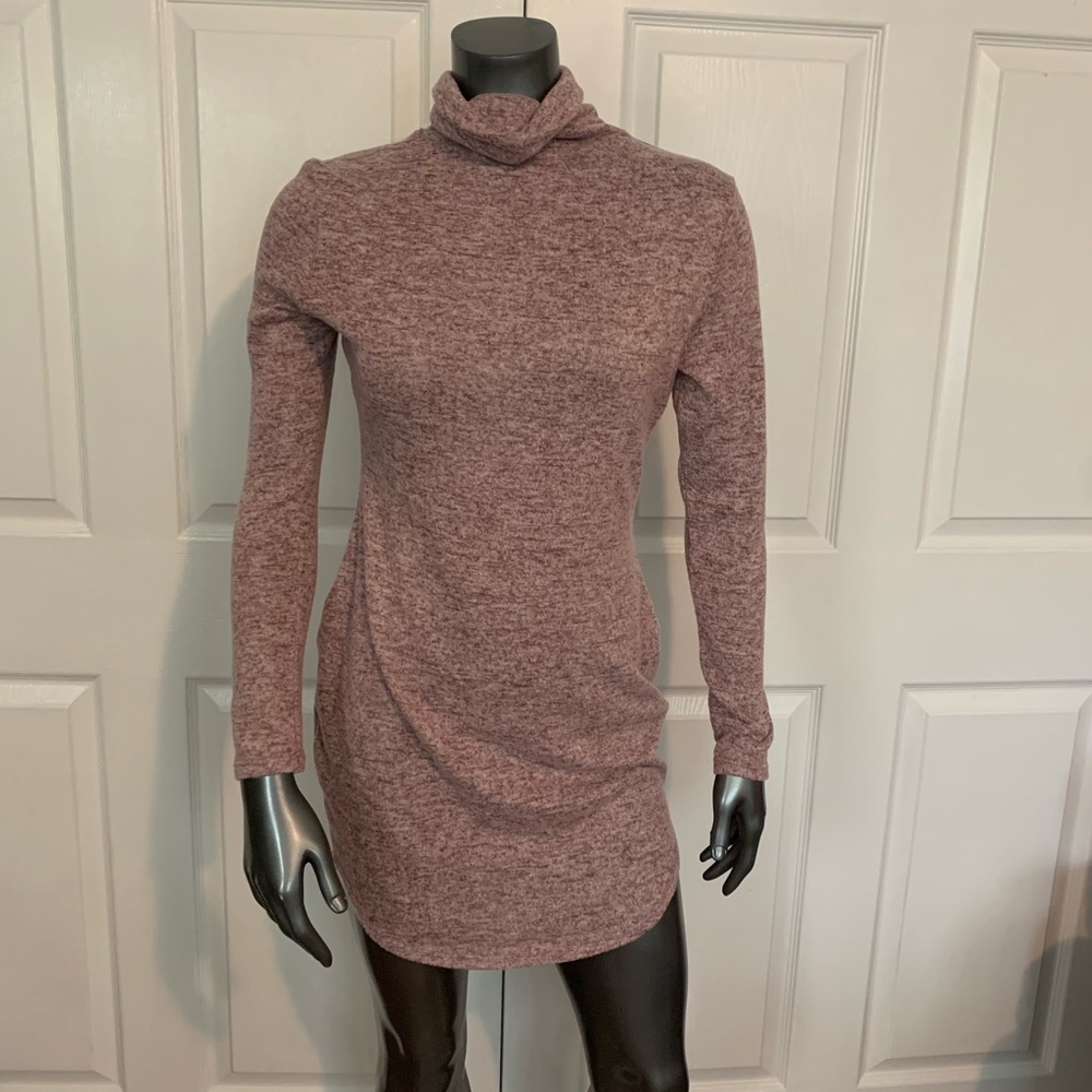 Pinky mauve cowl neck long sleeve shirt or short dress. Size medium.